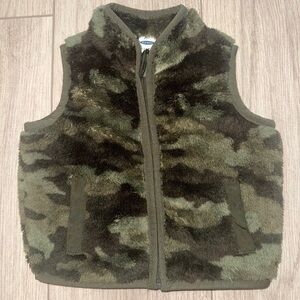 Old Navy Green Camouflage Fleece Vest